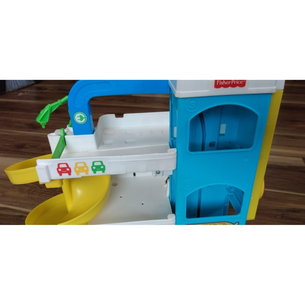 Fisher-Price Little People the Helpful Neighbor's Garage 2018 FP Playset - Picture 3 of 8